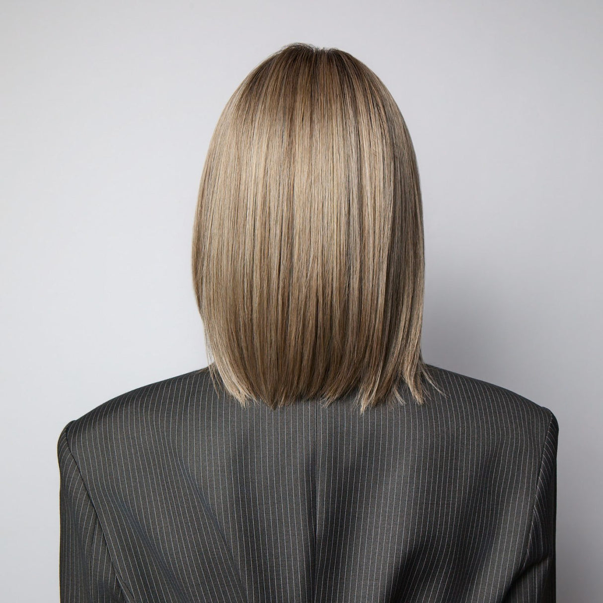 SHOWN COLOR: GREIGE-R