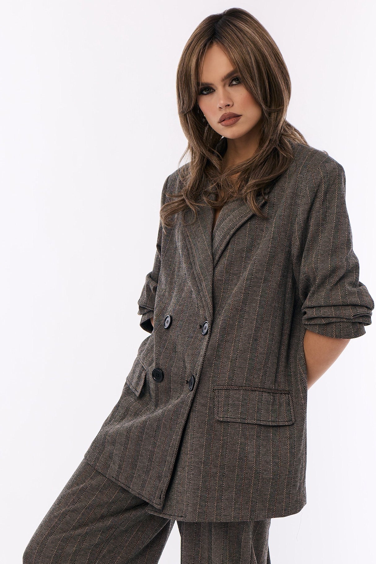 SHOWN COLOR: CAFFE MISTRO-R