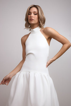 SHOWN COLOR: SANDY BEIGE BLONDE