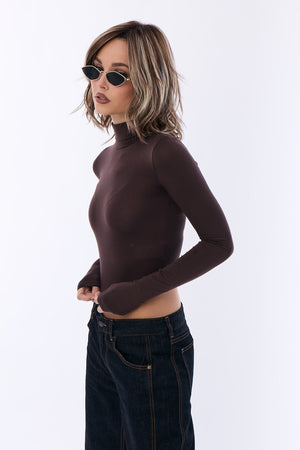 SHOWN COLOR: SNOWY UMBER-R